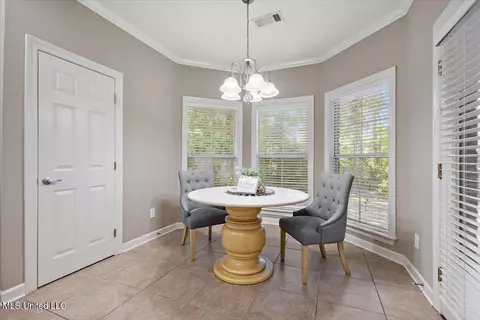 Dining - 412 Dunlin Ct, Brandon, MS 39047 photo 2 of 2
