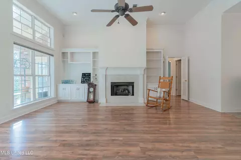 Living - 710 Spears Trce, Raymond, MS 39154 photo 3 of 7
