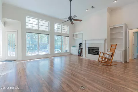 Living - 710 Spears Trce, Raymond, MS 39154 photo 2 of 7