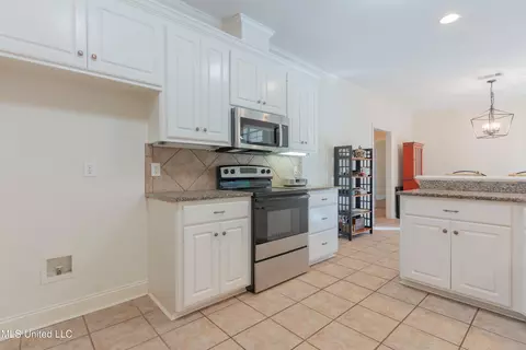 Kitchen - 710 Spears Trce, Raymond, MS 39154 photo 2 of 5