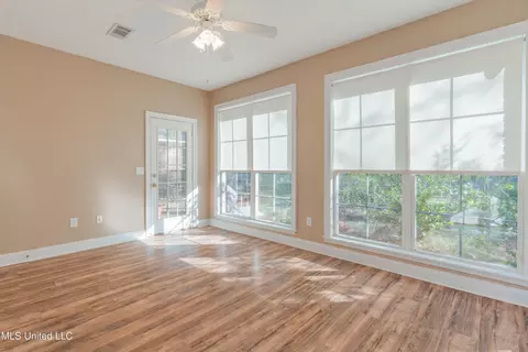Living - 710 Spears Trce, Raymond, MS 39154 photo 7 of 7