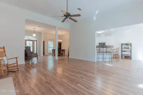Living - 710 Spears Trce, Raymond, MS 39154 photo 5 of 7