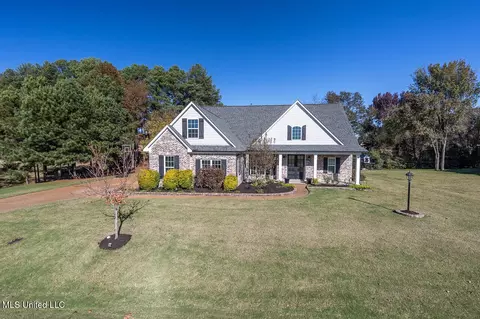 4578 Pleasant Breeze Dr, Olive Branch, MS 38654