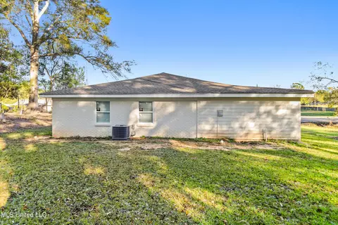 Exterior - 640 S Mcgregor St, Wiggins, MS 39577 photo 2 of 3