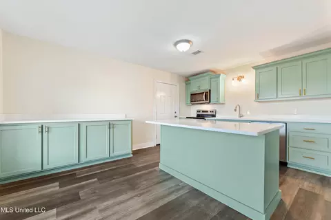Kitchen - 640 S Mcgregor St, Wiggins, MS 39577 photo 2 of 2