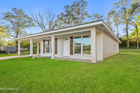 Exterior - 640 S Mcgregor St, Wiggins, MS 39577 photo 1 of 3