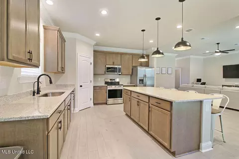 Kitchen - 15550 Soaring Loop, Gulfport, MS 39503 photo 2 of 2