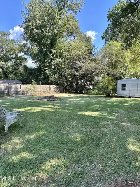 Exterior - 716 Morgan Ave, Natchez, MS 39120 photo 2 of 4