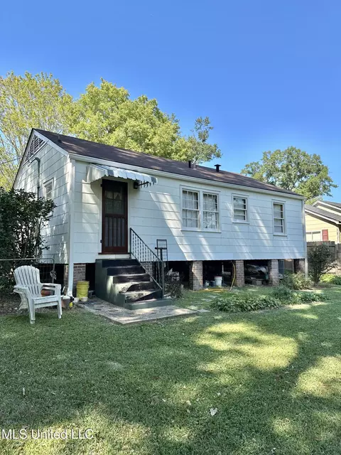 Exterior - 716 Morgan Ave, Natchez, MS 39120 photo 3 of 4