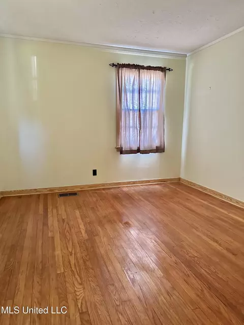 Bedroom - 716 Morgan Ave, Natchez, MS 39120 photo 1 of 1