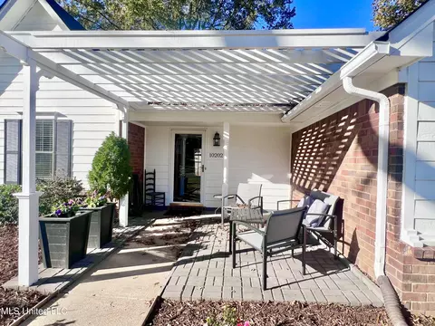 10202 Fox Run Dr, Olive Branch, MS 38654 photo 2