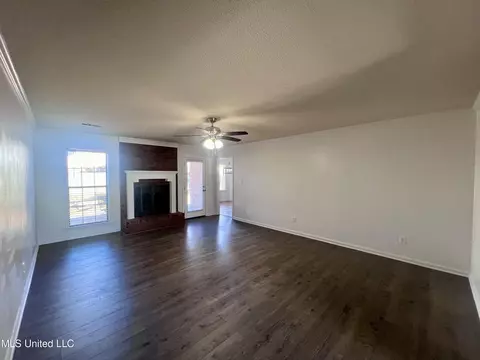 10202 Fox Run Dr, Olive Branch, MS 38654 photo 6