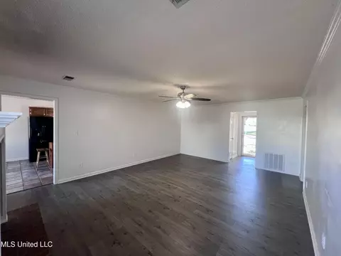 10202 Fox Run Dr, Olive Branch, MS 38654 photo 5
