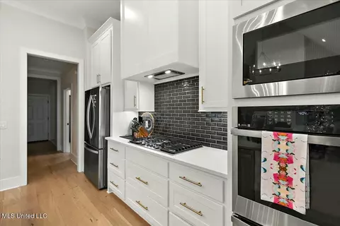 Kitchen - 201 Herons Bay Cir, Madison, MS 39110 photo 5 of 6