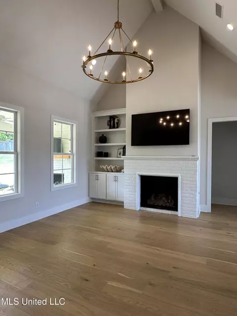 Living - 201 Herons Bay Cir, Madison, MS 39110 photo 1 of 1