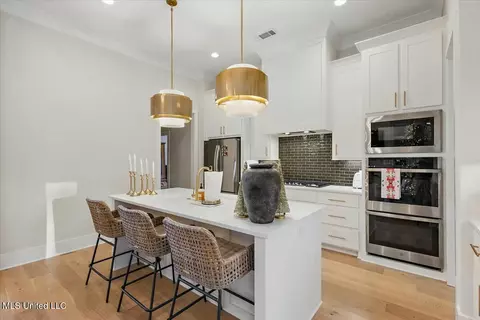 Kitchen - 201 Herons Bay Cir, Madison, MS 39110 photo 2 of 6