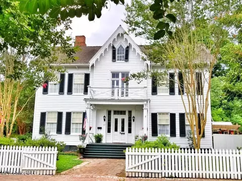 611 N Union St, Natchez, MS 39120