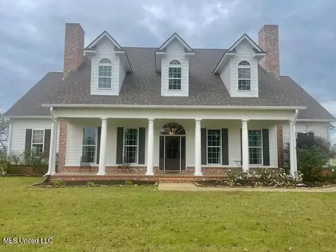 1888 Springfield Rd, Senatobia, MS 38668