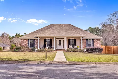 12586 Lake Village Dr, Gulfport, MS 39503