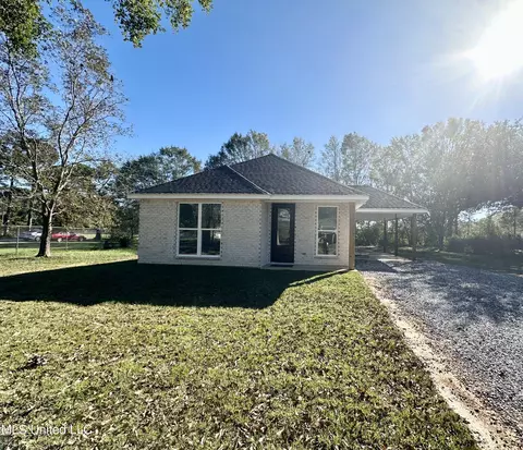 11 Hundley Rd, Carriere, MS 39426
