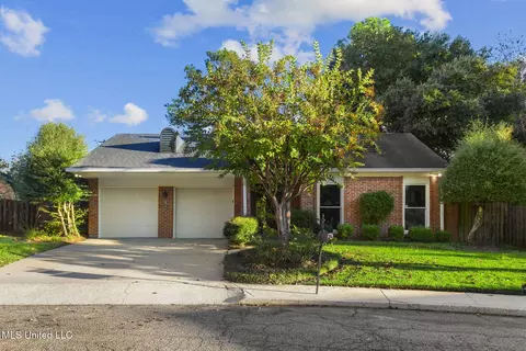 42 Robinwood Pl, Jackson, MS 39211