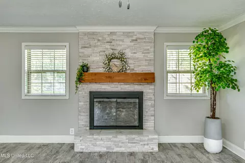 Living - 159 Post Hill Rd, Brandon, MS 39042 photo 3 of 3