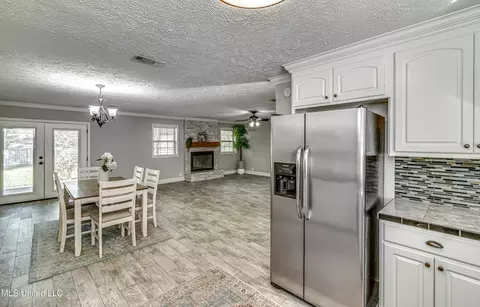 Dining - 159 Post Hill Rd, Brandon, MS 39042 photo 1 of 1