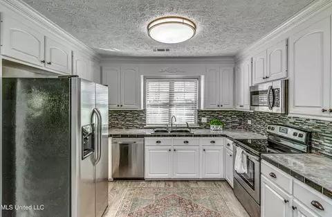 Kitchen - 159 Post Hill Rd, Brandon, MS 39042 photo 1 of 4