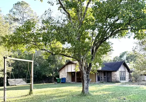Exterior - 11025 Valley Forge Rd, Moss Point, MS 39562 photo 2 of 7