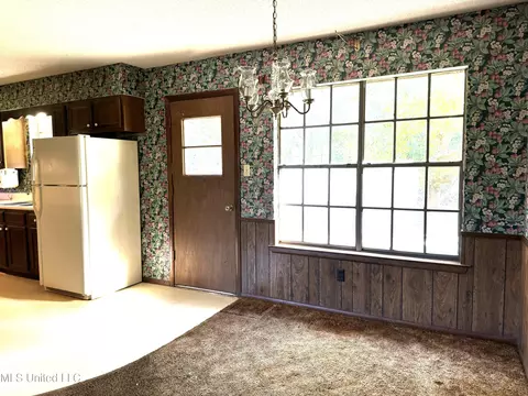 Dining - 11025 Valley Forge Rd, Moss Point, MS 39562 photo 2 of 2