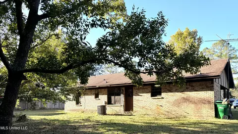Exterior - 11025 Valley Forge Rd, Moss Point, MS 39562 photo 3 of 7