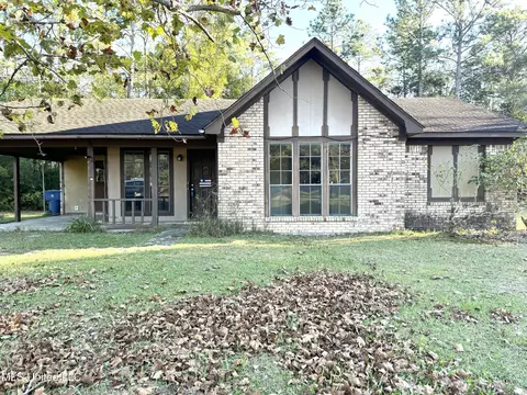 11025 Valley Forge Rd, Moss Point, MS 39562