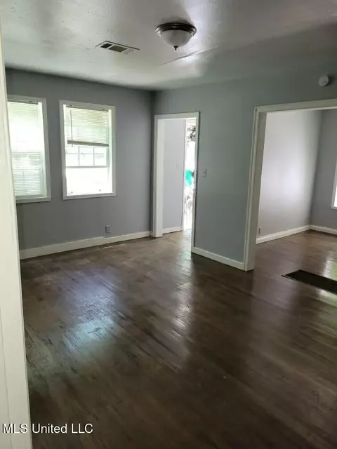 764 Broadmoor Dr, Jackson, MS 39206 photo 3