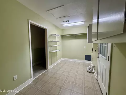 5327 Pine Lane Dr, Jackson, MS 39211 photo 13