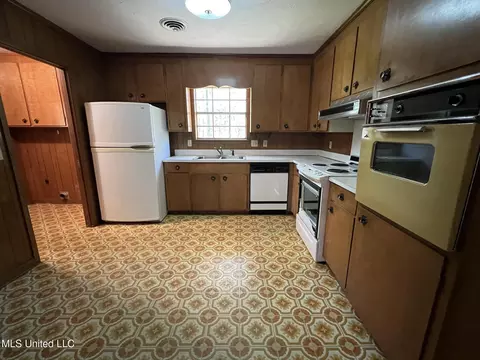16799 Midway Rd, Terry, MS 39170 photo 8