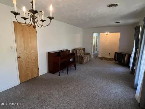 16799 Midway Rd, Terry, MS 39170 photo 10