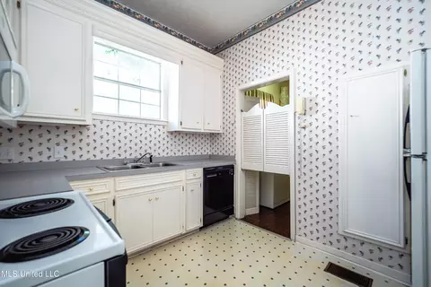 1228 Monroe St, Jackson, MS 39202 photo 7