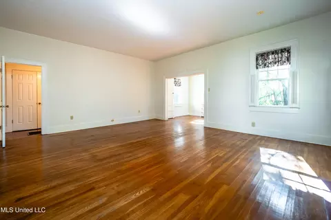 1228 Monroe St, Jackson, MS 39202 photo 4