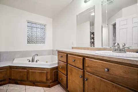 Bath - 159 Southern Hills Dr, Lucedale, MS 39452 photo 1 of 3
