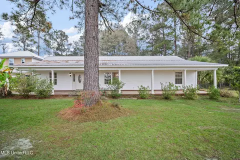 159 Southern Hills Dr, Lucedale, MS 39452