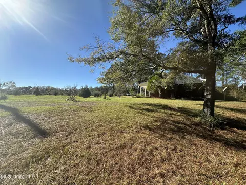 Exterior - 159 Southern Hills Dr, Lucedale, MS 39452 photo 5 of 9