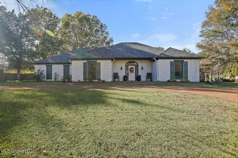 97 Spring Oak Dr, Madison, MS 39110