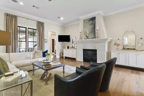 Living - 112 Bristol Dr, Madison, MS 39110 photo 1 of 2