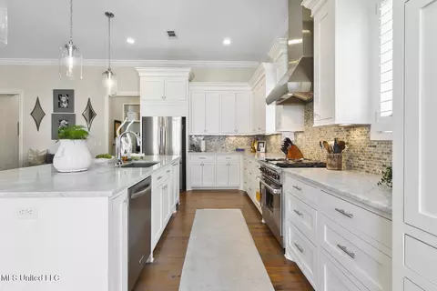 Kitchen - 112 Bristol Dr, Madison, MS 39110 photo 2 of 6