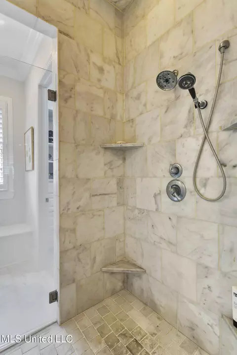 Bath - 112 Bristol Dr, Madison, MS 39110 photo 5 of 7