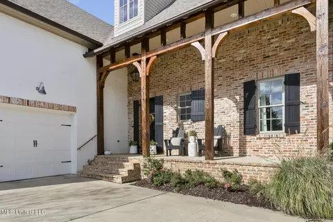 Exterior - 112 Bristol Dr, Madison, MS 39110 photo 2 of 9
