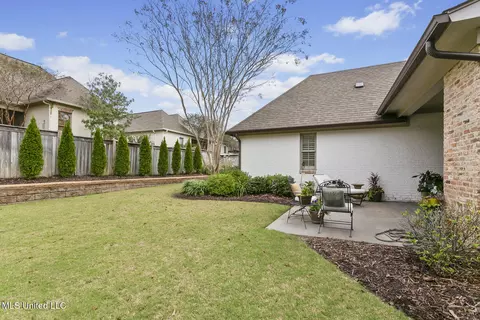 Exterior - 112 Bristol Dr, Madison, MS 39110 photo 6 of 9