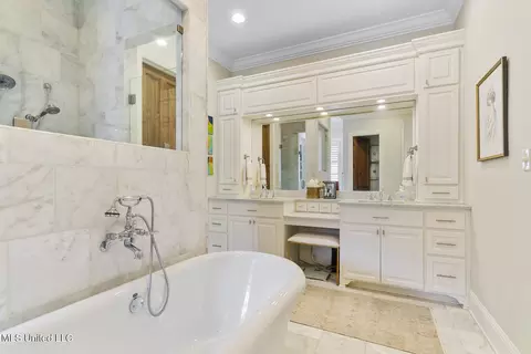 Bath - 112 Bristol Dr, Madison, MS 39110 photo 3 of 7