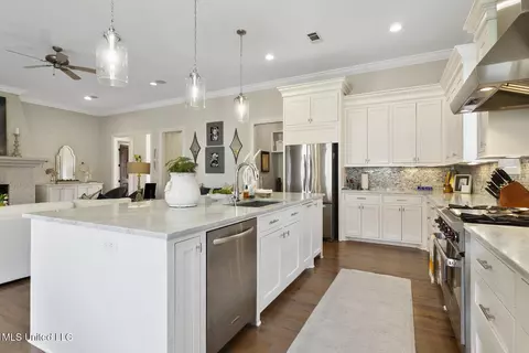 Kitchen - 112 Bristol Dr, Madison, MS 39110 photo 3 of 6