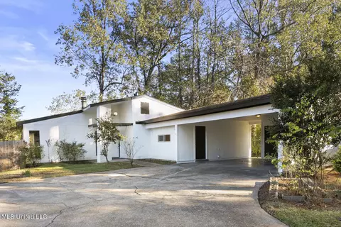 804 Pinehurst St, Clinton, MS 39056